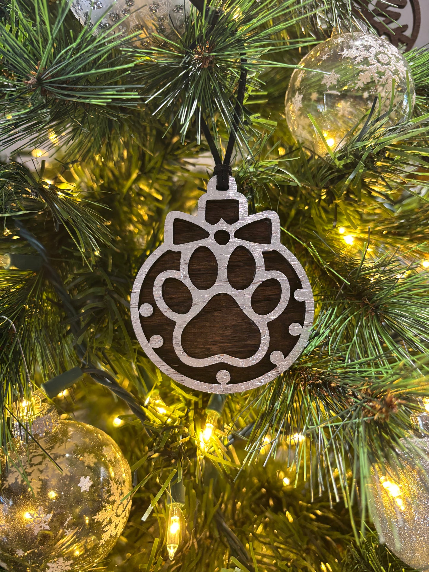 Layered Classic Christmas Ornament with Paw Print