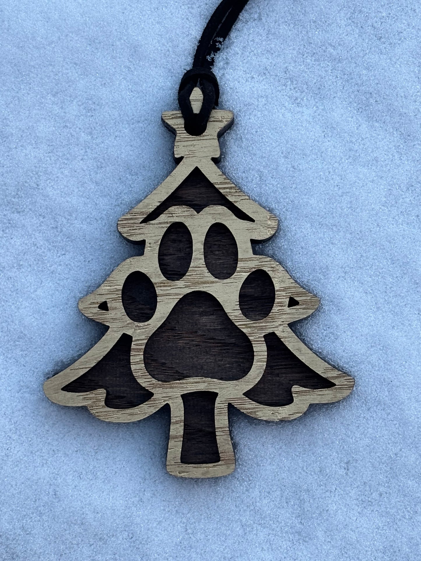 Layerd Tree With Paw Ornament