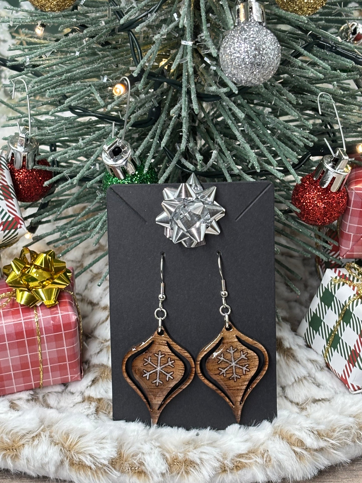 Classic Snowflake Engraved Ornament Earrings