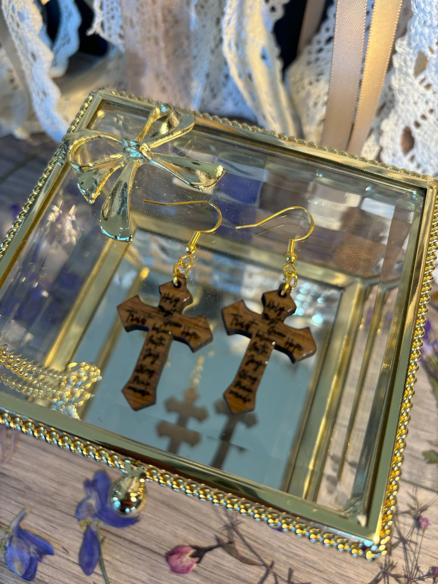 Elegant Cross
